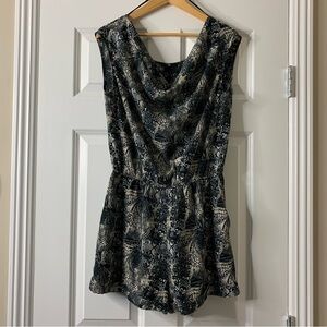 H&M Black and Beige Snake Skin Print Sleeveless Drape  Neck Romper Size 10